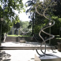 ©Ayto.Granada: El paseo del Saln acoge una exposicin de esculturas de acero del artista Aitor Urdangarn